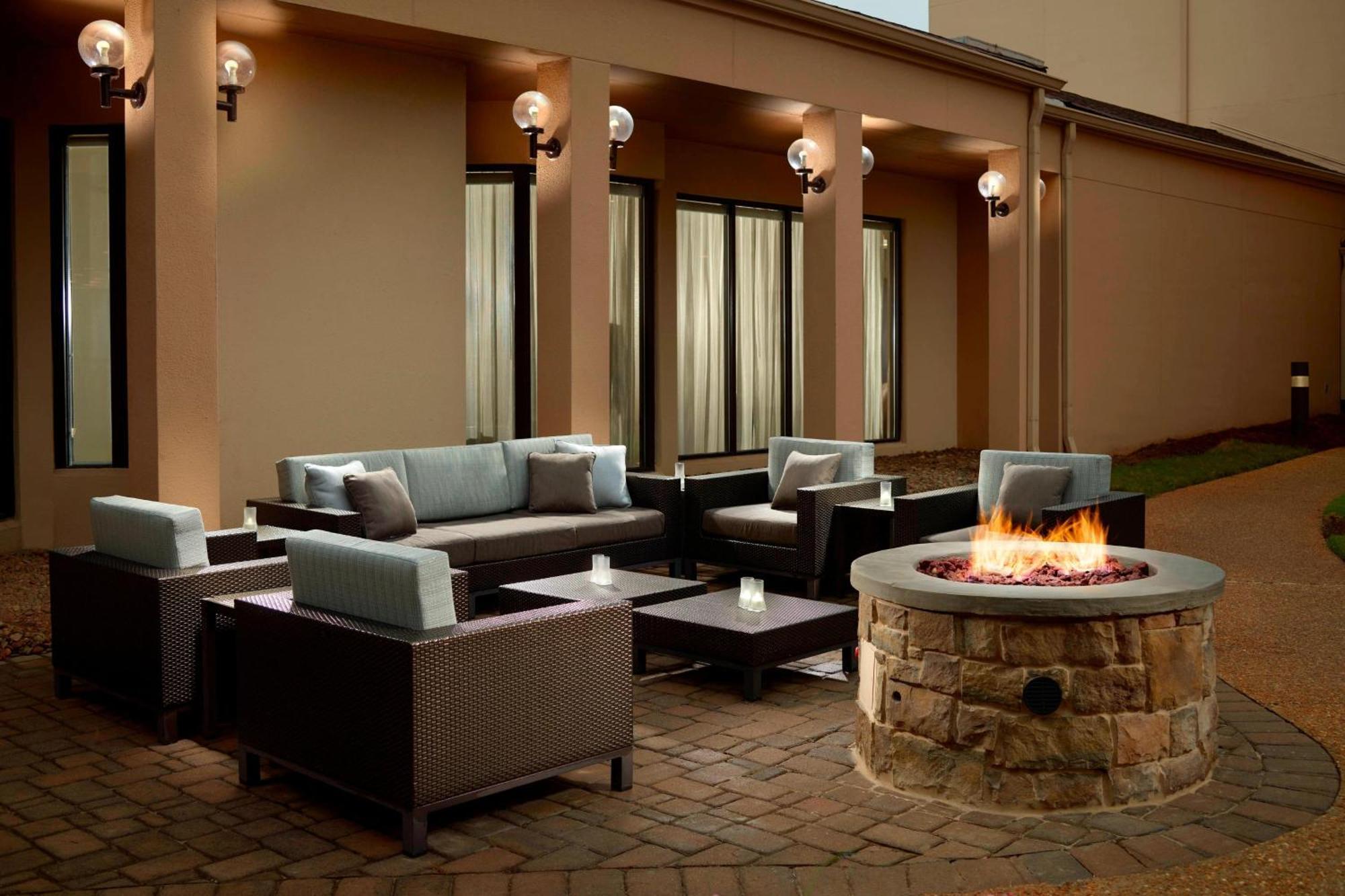 Courtyard By Marriott Atlanta Airport South/Sullivan Road College Park Exterior foto