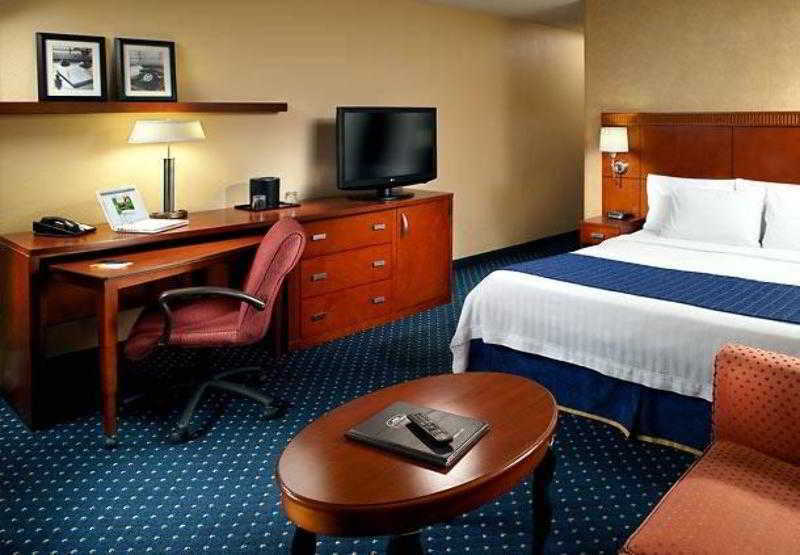 Courtyard By Marriott Atlanta Airport South/Sullivan Road College Park Zimmer foto